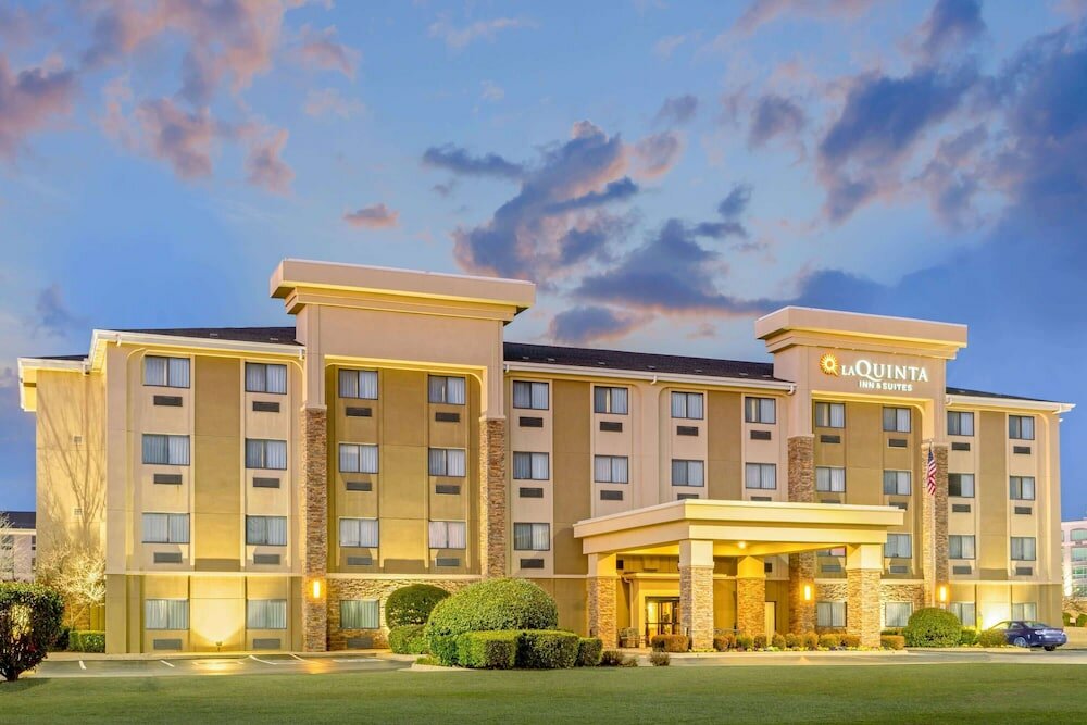 Фото La Quinta Inn & Suites by Wyndham Midwest City - Tinker Afb