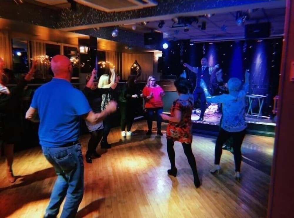 Фото Lyndene Hotel