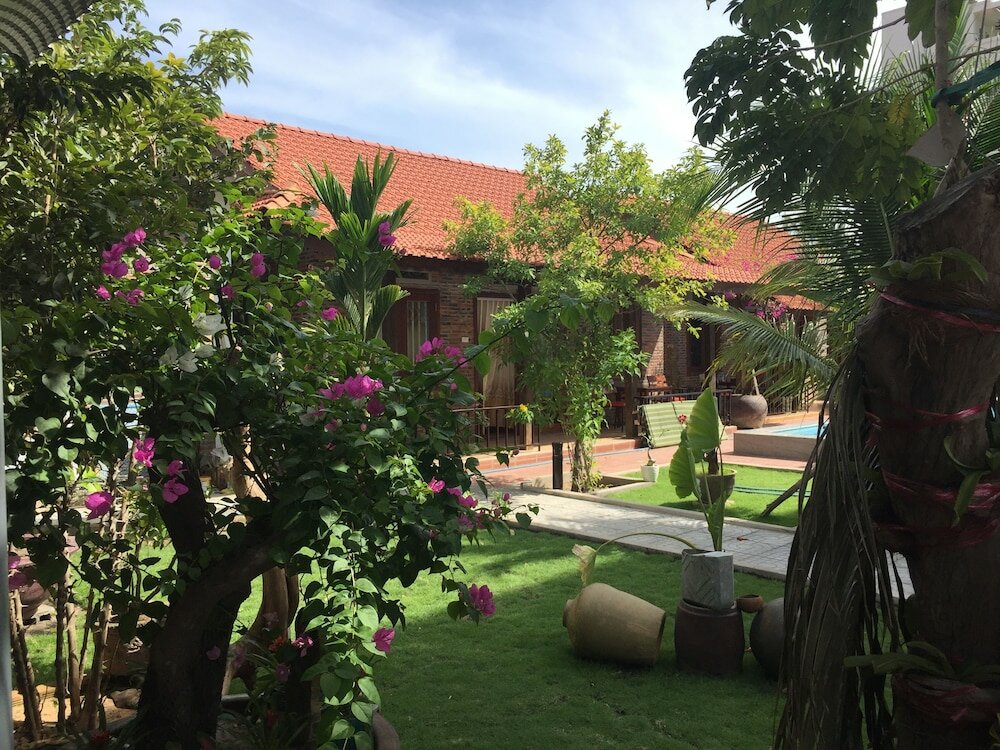 Фото May Bungalow