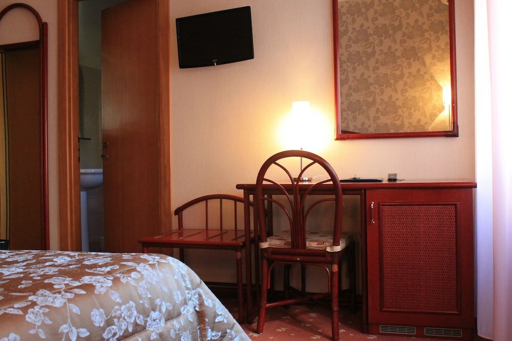 Фото Hotel Kristina