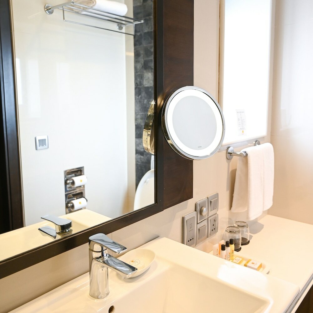 Фото The Shalimar Hotel