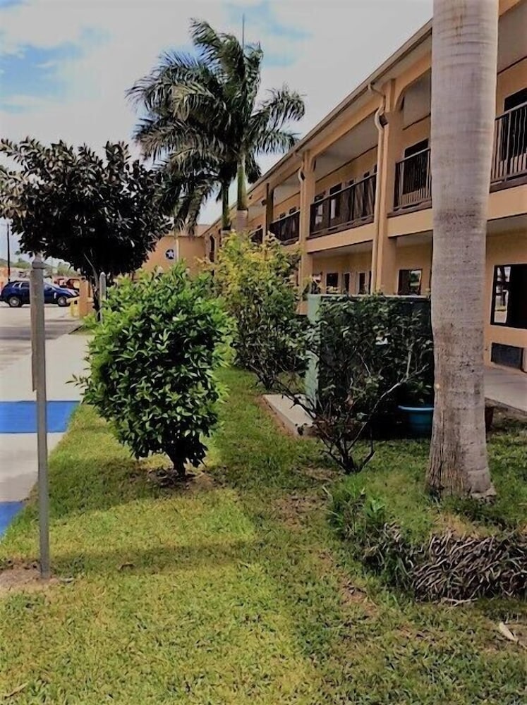 Фото Texas Inn Weslaco