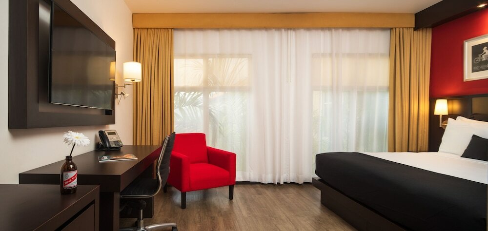 Фото The Spanish Court Hotel