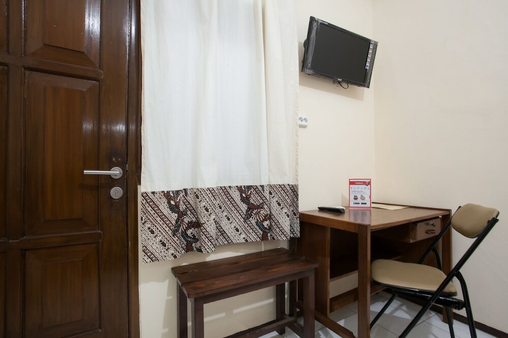 Фото RedDoorz near Brawijaya University