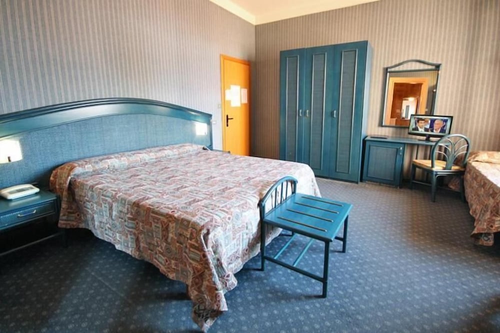 Фото Hotel Kristina