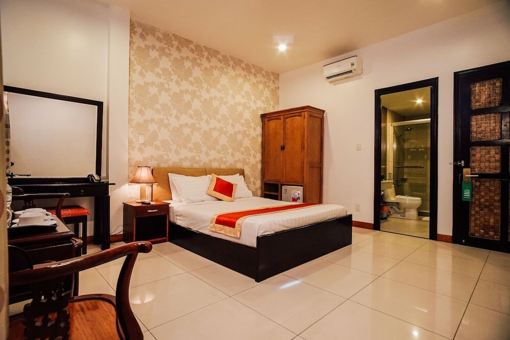 Фото Sunflowers Hotel
