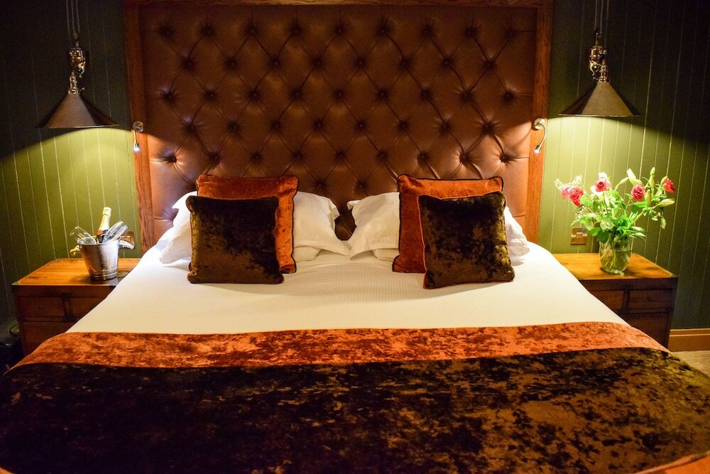 Фото Craigmhor Lodge & Courtyard