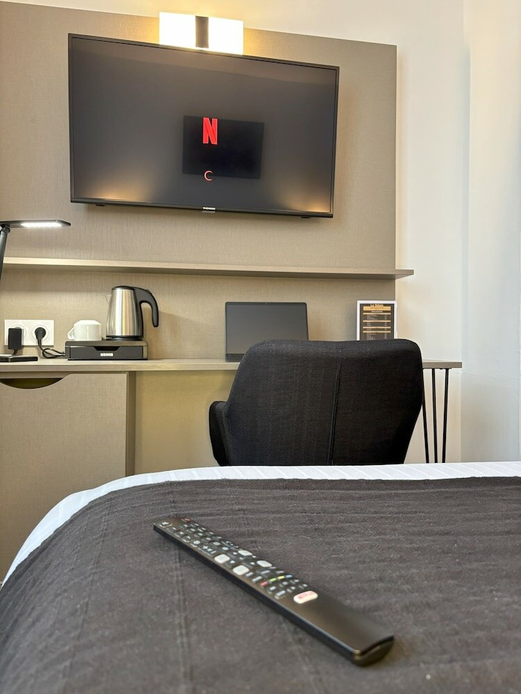 Фото Hôtel Le Valois, Cognac Centre