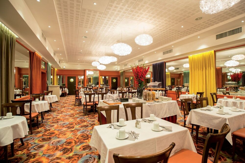 Фото Hotel Vacances Bleues Provinces Opera