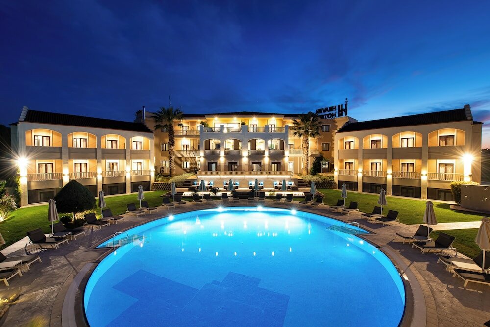 Фото отеля 1