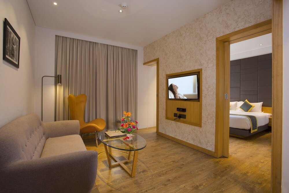 Фото Fountain Tree by Tgi