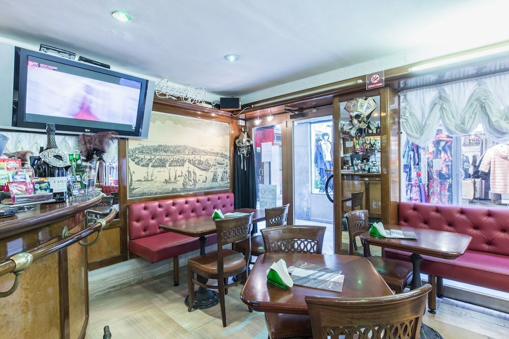 Фото Ambassador Tre Rose