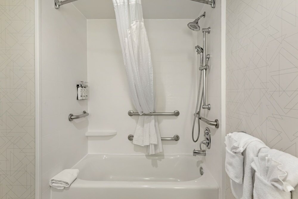 Фото Holiday Inn Express Colton-Riverside North, an Ihg Hotel