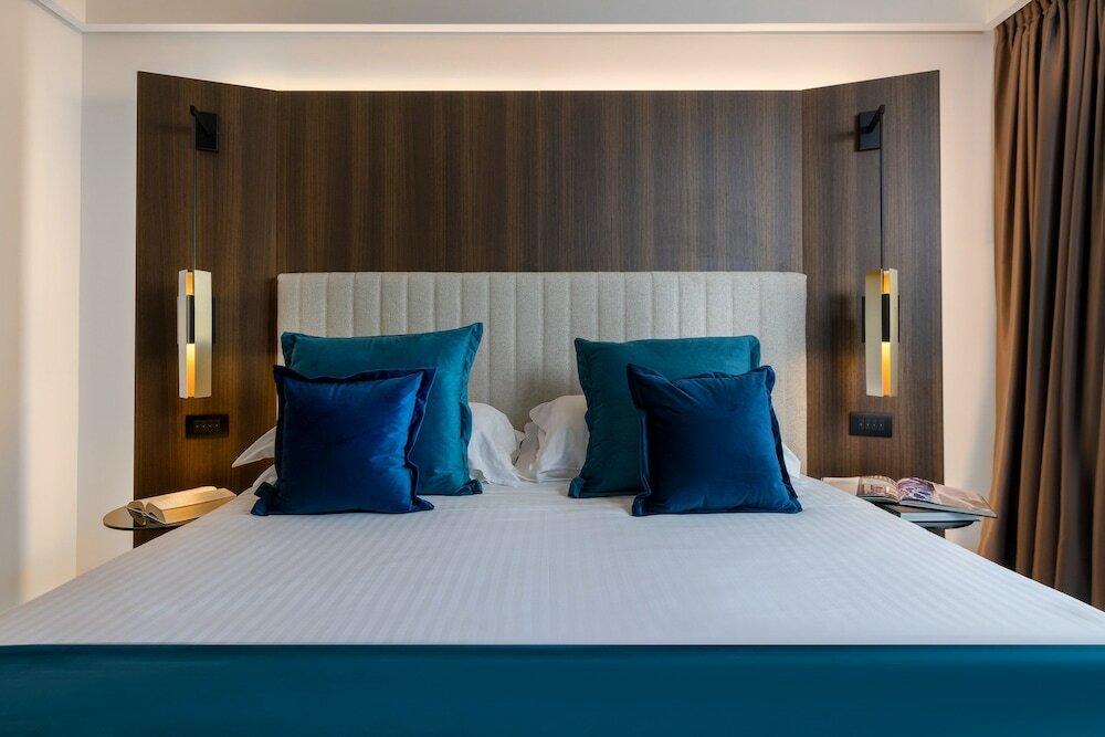 Фото We Me Suite Hotel