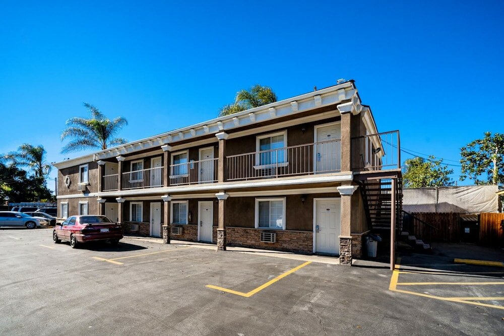 Фото Regency Inn & Suites