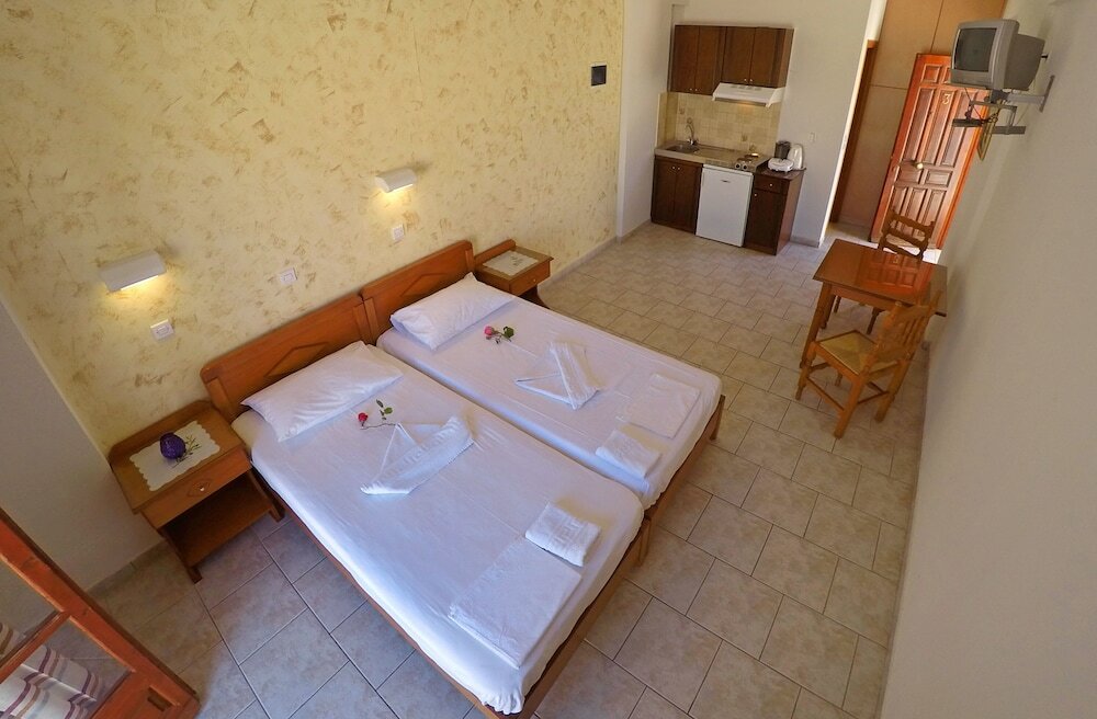 Фото Tarsanas Apartments