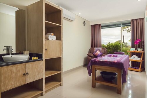 Гостиница Fox Hotel Jimbaran Beach Bali в Джимбаране