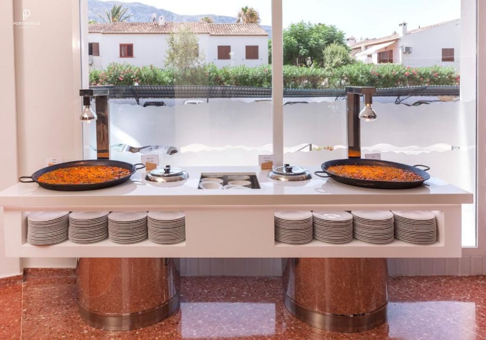 Фото Port Denia Hotel