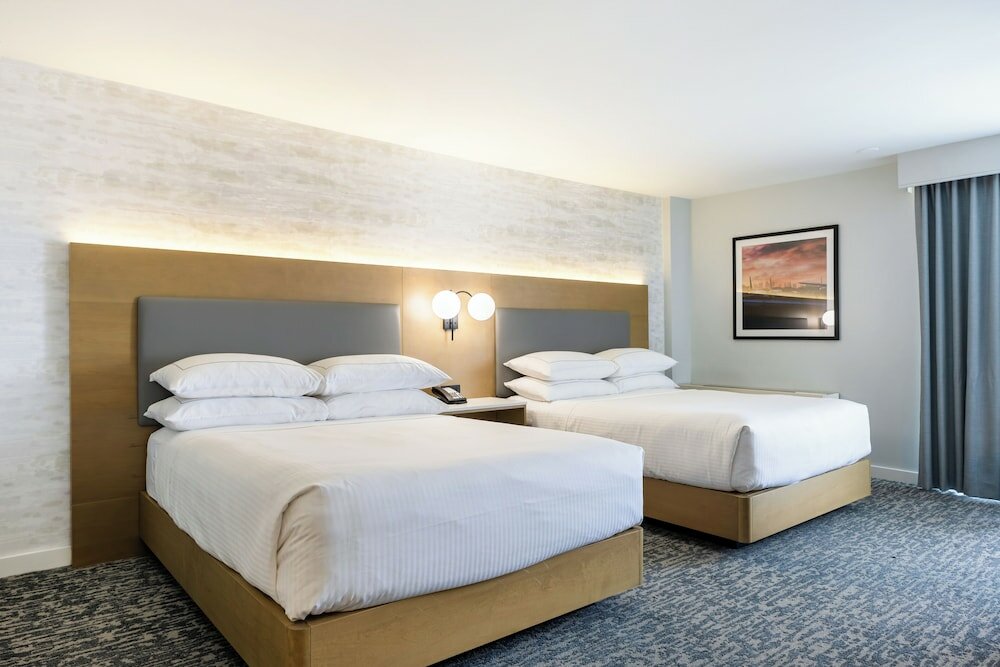 Фото Отель Doubletree by Hilton New York Jfk Airport