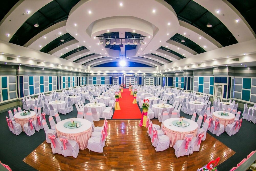 Фото Raya Grand Hotel