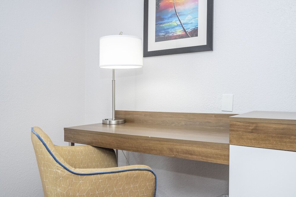 Фото Hampton Inn Spring Hill