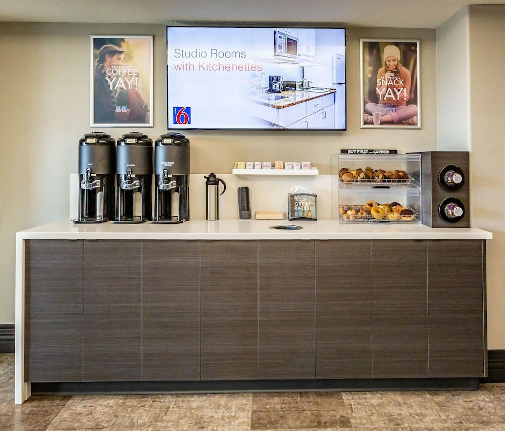 Фото Motel 6 Saskatoon