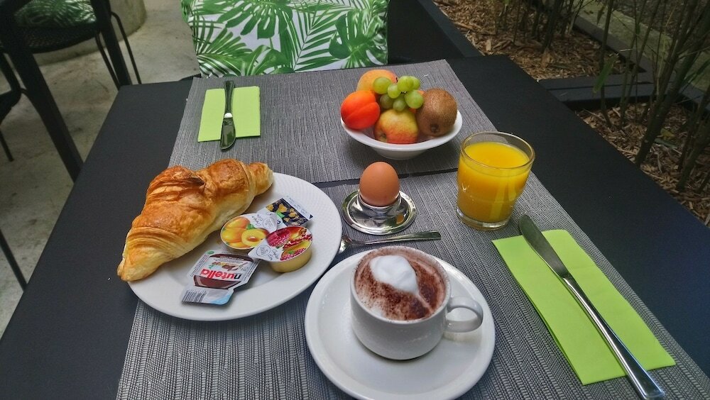 Фото The Pax Hotel