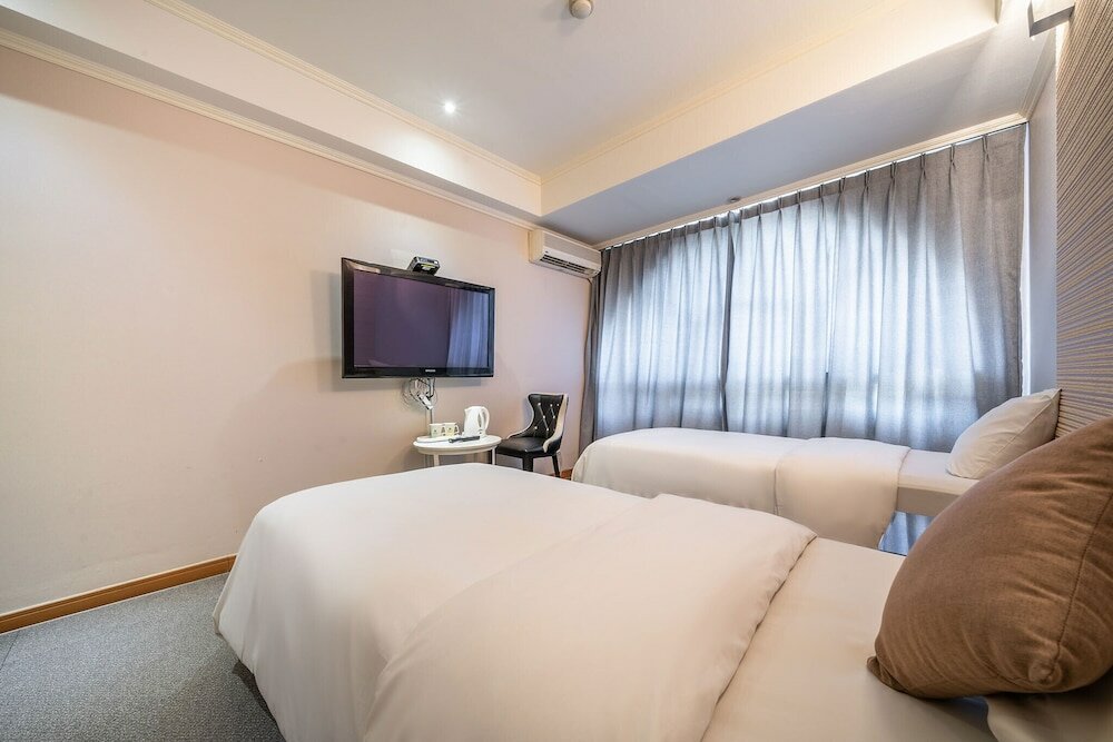 Фото Ansan Seowon Tourist Hotel