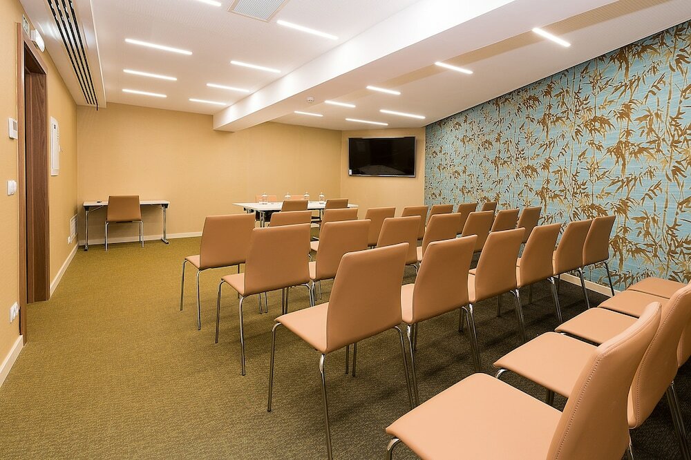 Фото The Leaf Boutique Hotel