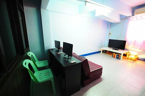 Гостиница Asleep Hostel в Канчанабури
