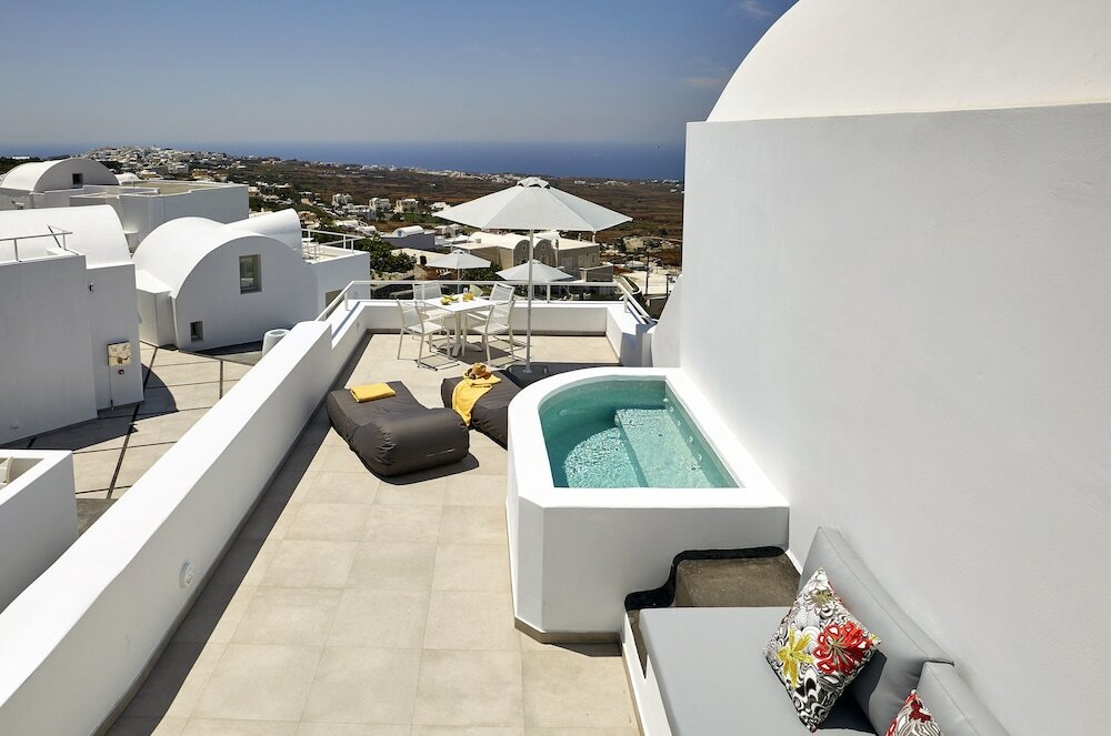 Фото Aperanto Suites