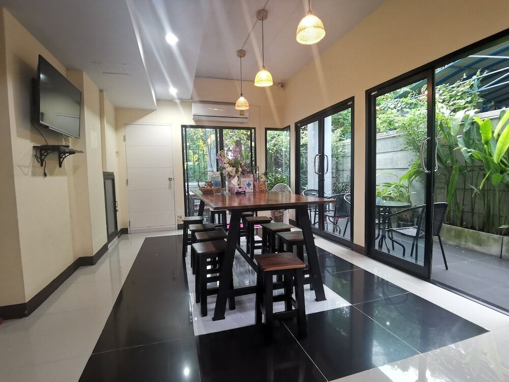 Фото Hide Bangkok Hostel