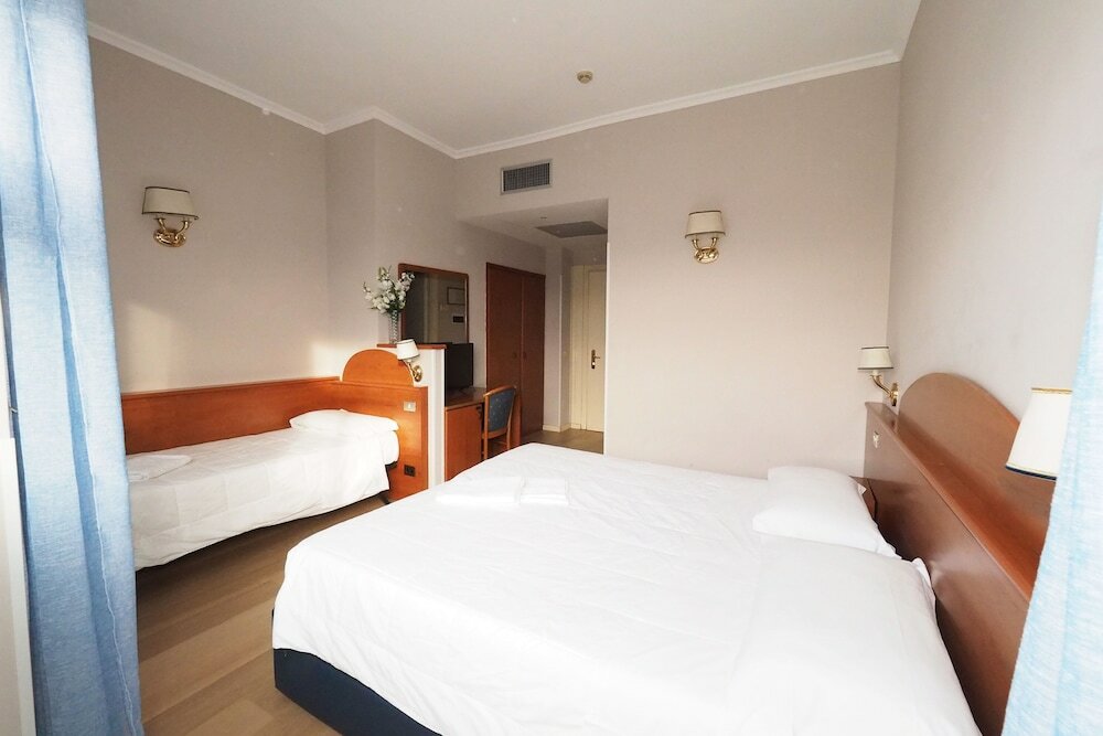 Фото Hotel Laura