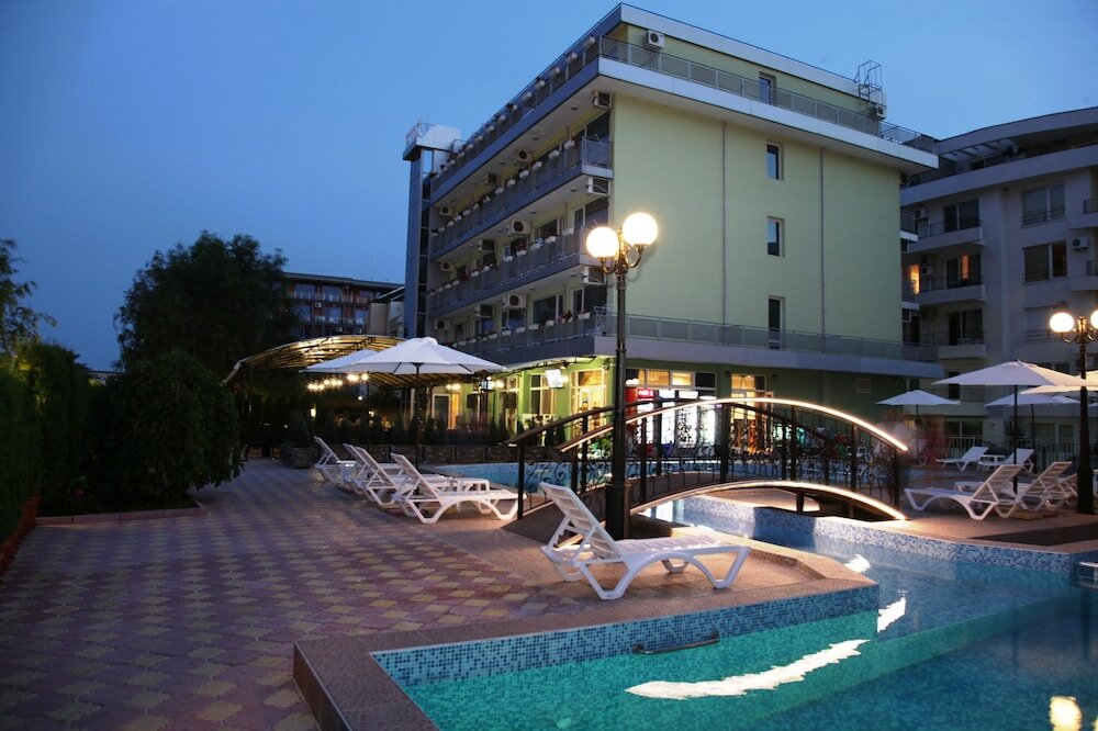 Фото отеля 1