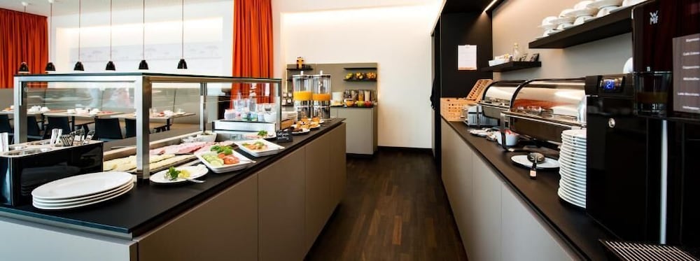 Фото Отель SevenDays BoardingHouse