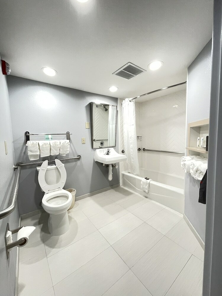 Фото Country Inn & Suites by Radisson, San Carlos, Ca