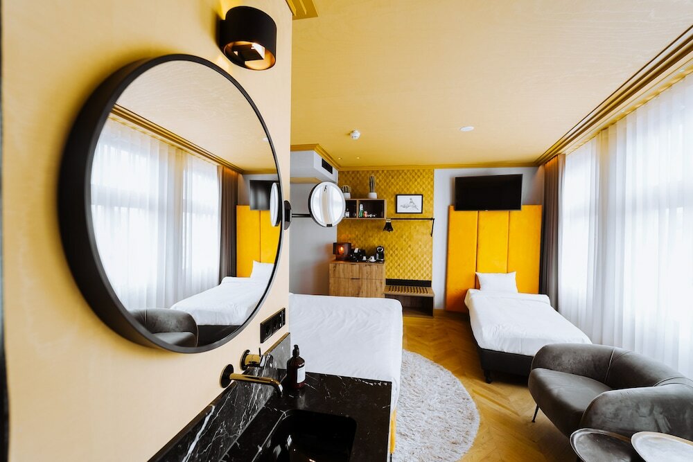 Фото The Highlander