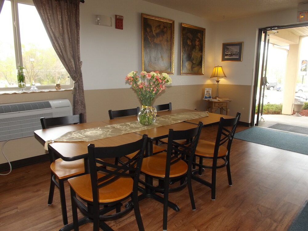 Фото Super 8 by Wyndham Sidney Ny