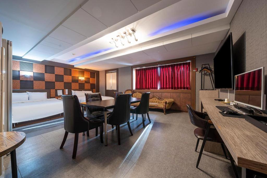 Фото Hotel No. 1