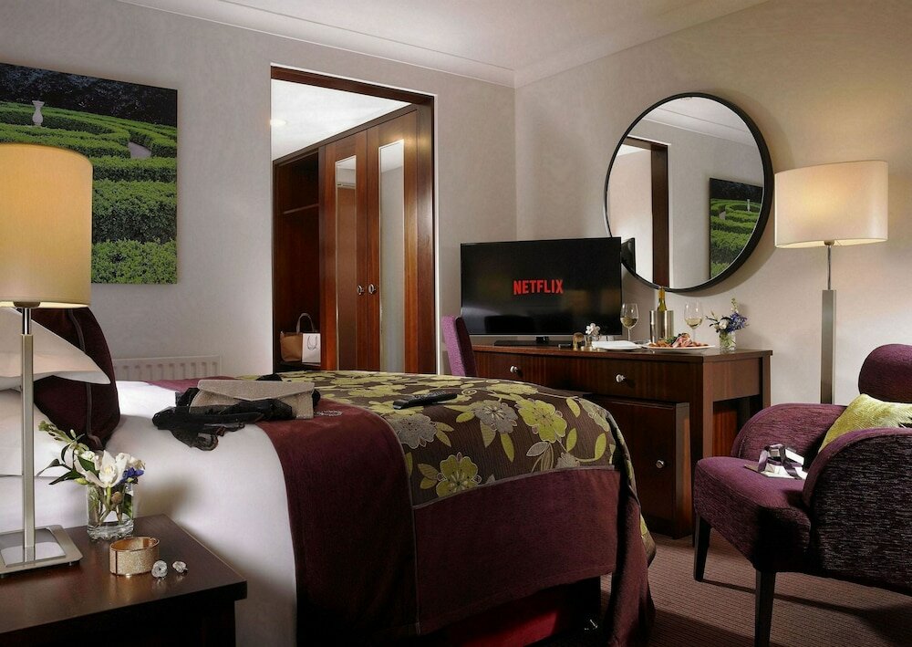 Фото Camden Court Hotel