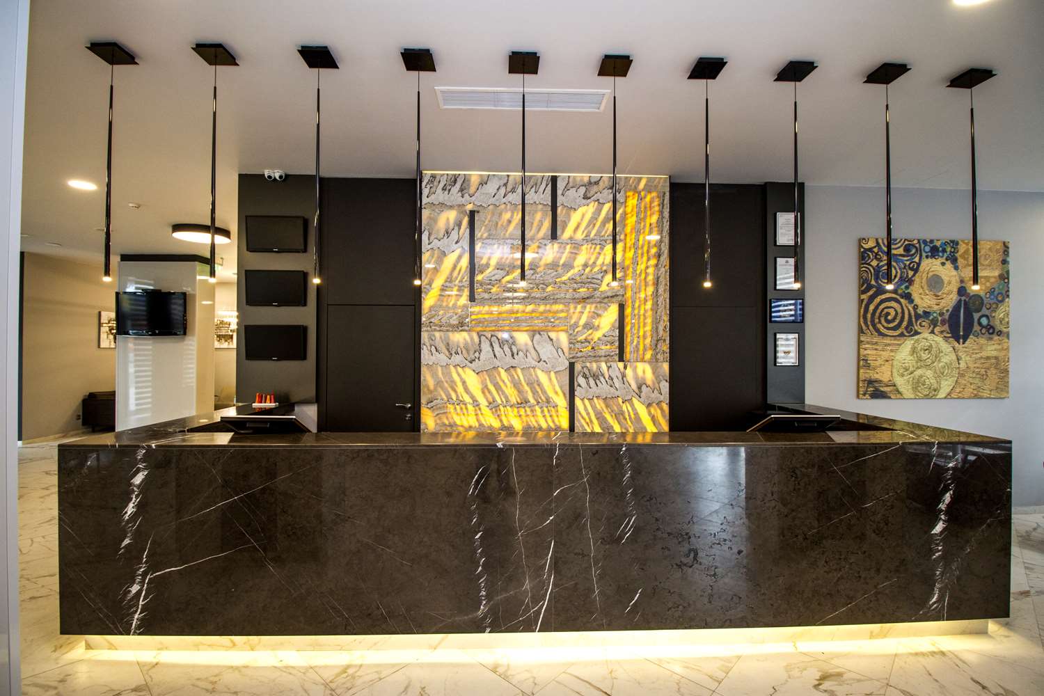 Фото Best Western Plus Premium Inn