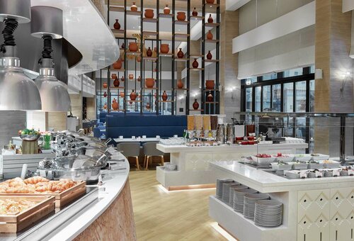 Гостиница Hilton Garden Inn Muscat Al Khuwair в Баушаре