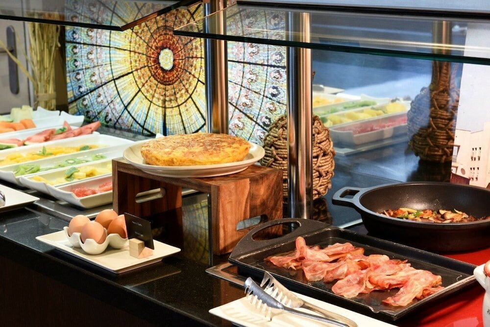 Фото Grums Barcelona Hotel & SPA