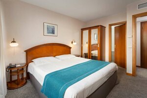 Гостиница Ramada by Wyndham Bucharest Parc