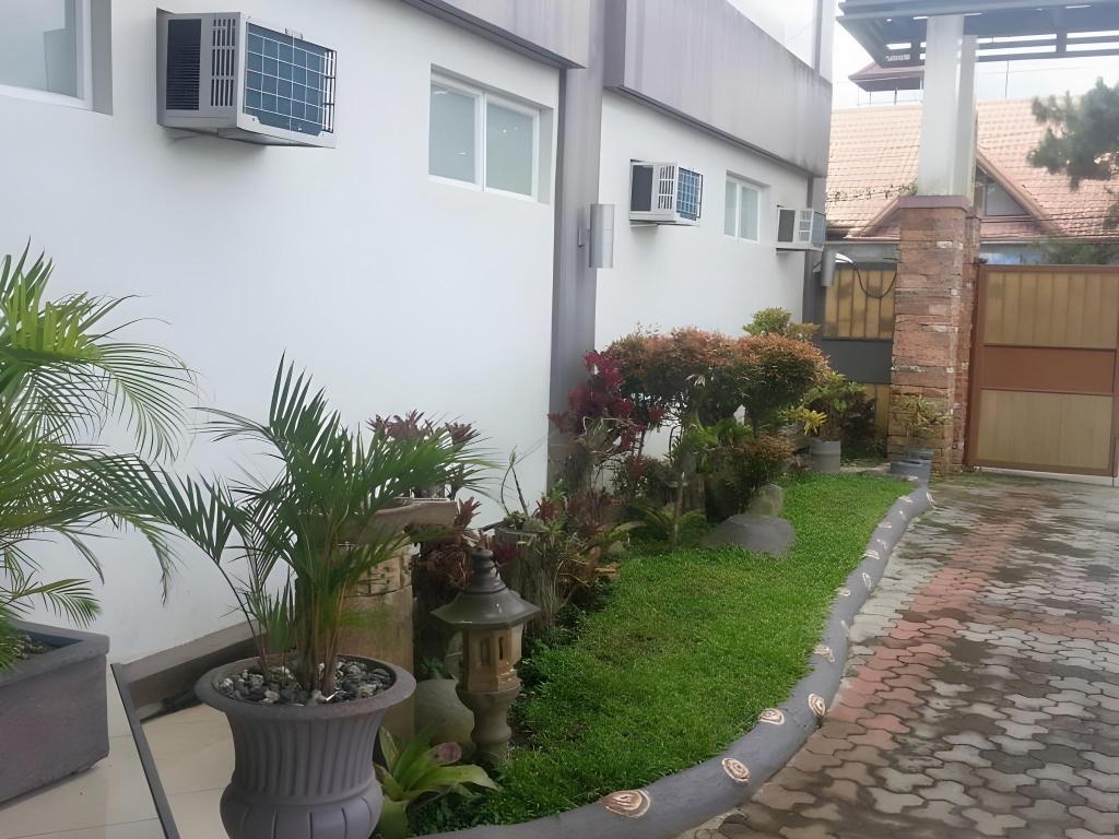 Фото Magallanes Square Hotel