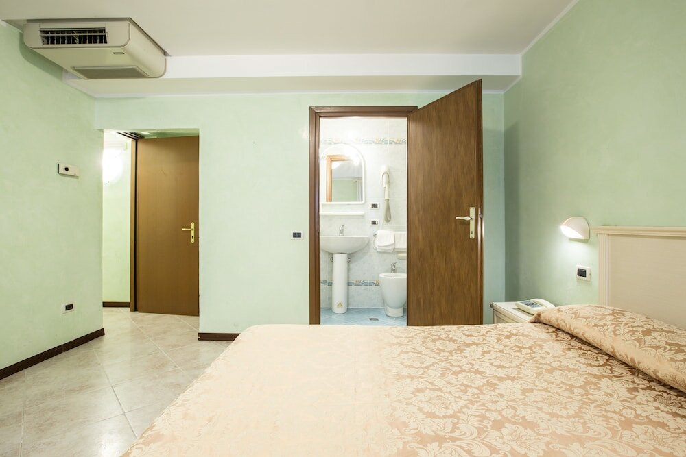 Фото U-Visionary Venezia Hotel