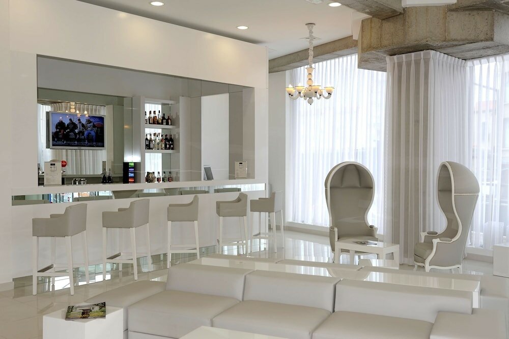 Фото Kyriad Prestige Perpignan Centre Del Mon