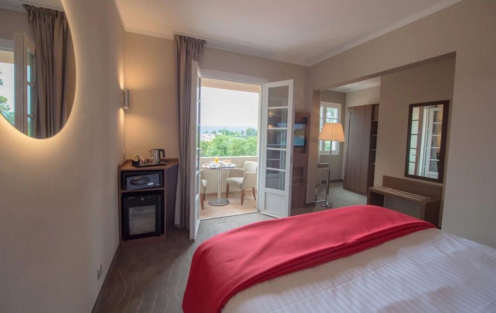 Фото Hotel Lou Castelet