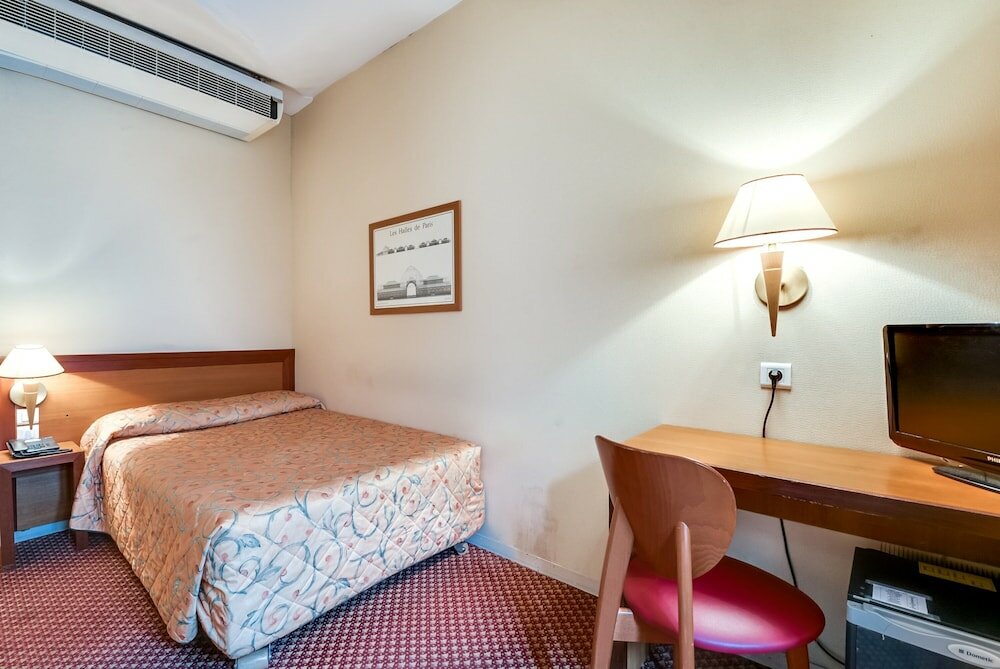 Фото La Dépendance