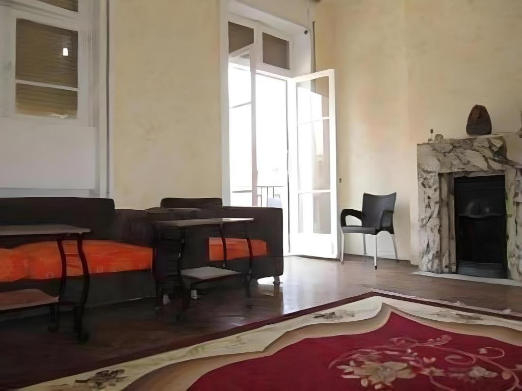 Фото Travelers House Hostel